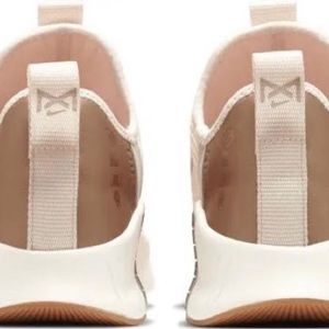 NWT! Nike Women’s Free Metcon 3 size 10….